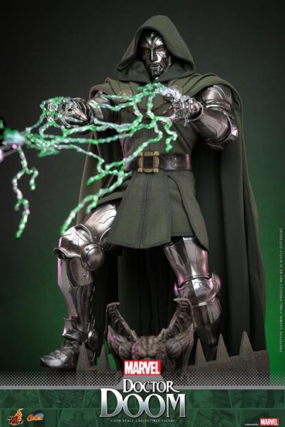 Hot Toys Marvel Comics Doctor Doom CMS002 1/6 Scale Figure