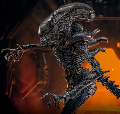 Hot Toys Alien Romulus Scorched Alien MMS784